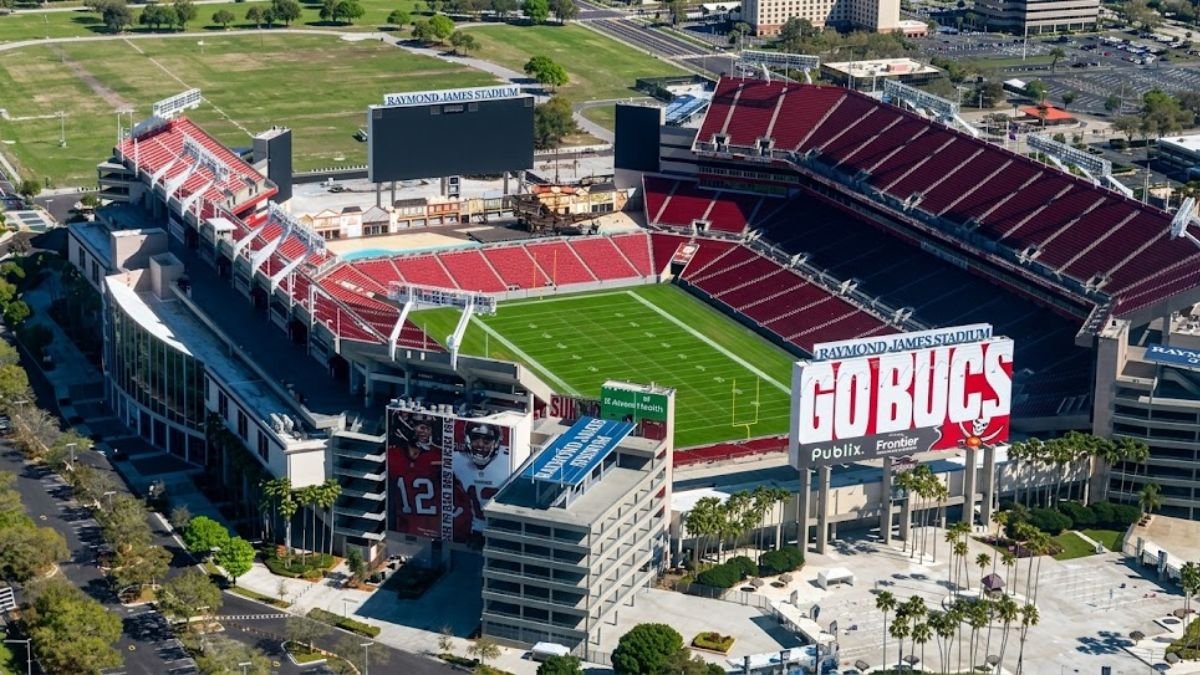 raymond james stadium capacity